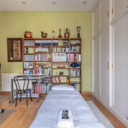 Daire Ganburu By People