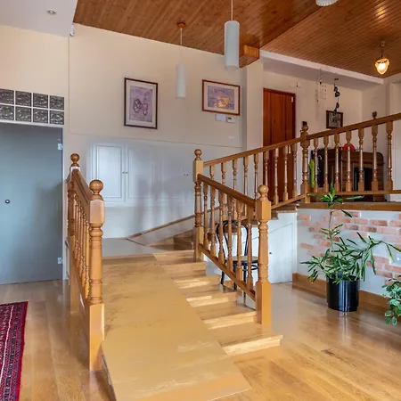 Ganburu By People Daire